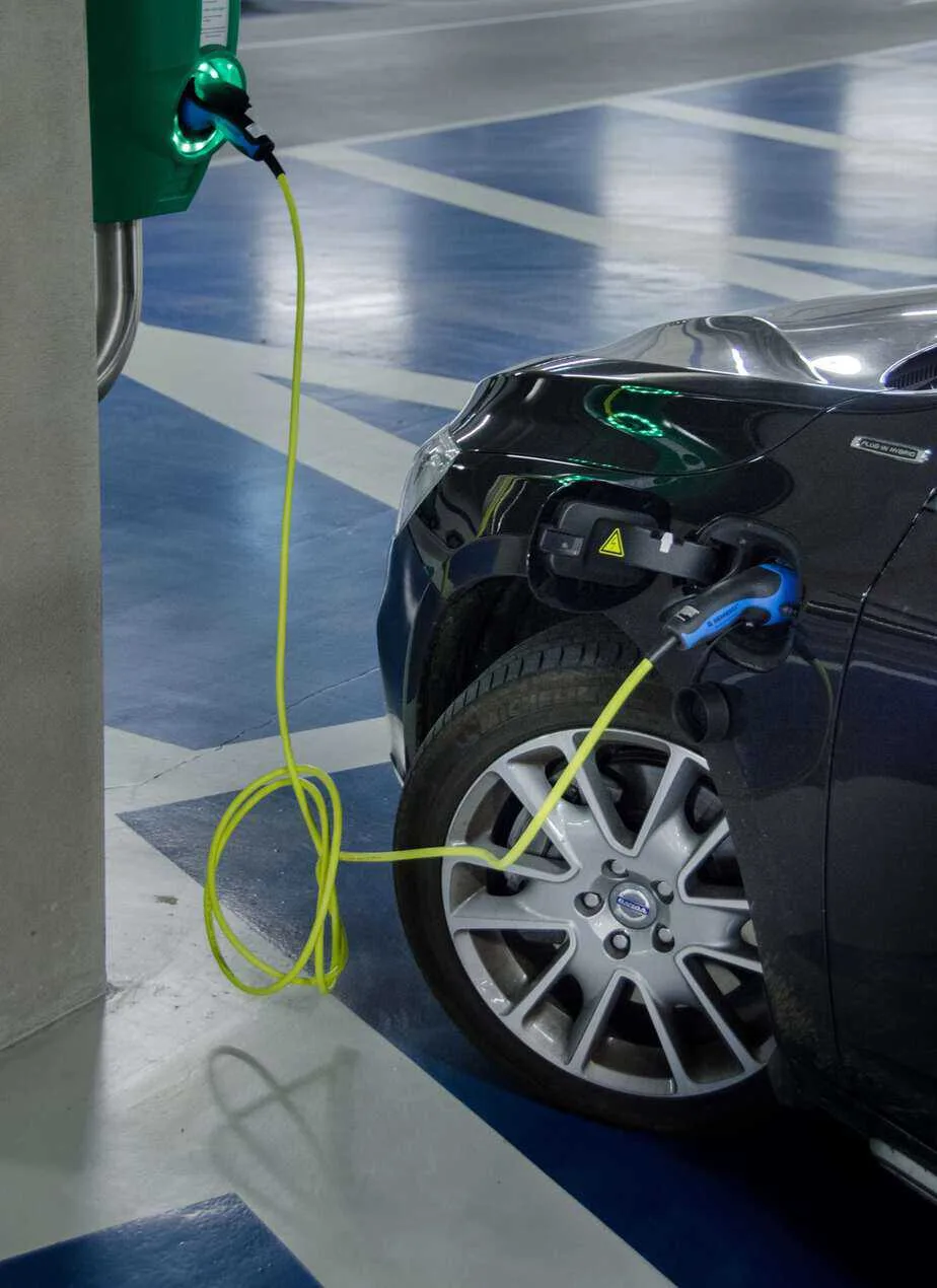Kansas City electric vehicle towing service
