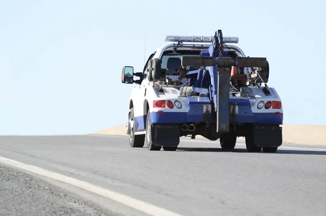 Kansas City wrecker tow truck on the roadside